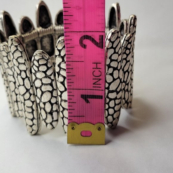Unique Leopard Print Silver Stretch Bracelet Antique Silver Cuff Bracelet - Picture 7 of 14